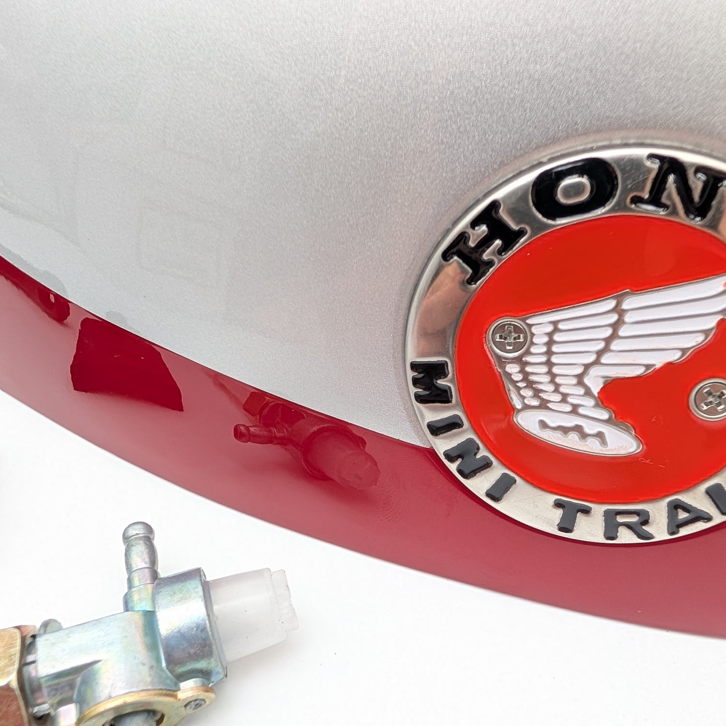 Reproduction Z50 K0-K1 1968-1970 Gas Fuel Tank Full Kit (Silver / Red)