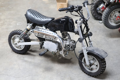 79-87 Z50 White Diamond Stitching Black Vinyl Seat (Fits Leo and Other Clones)