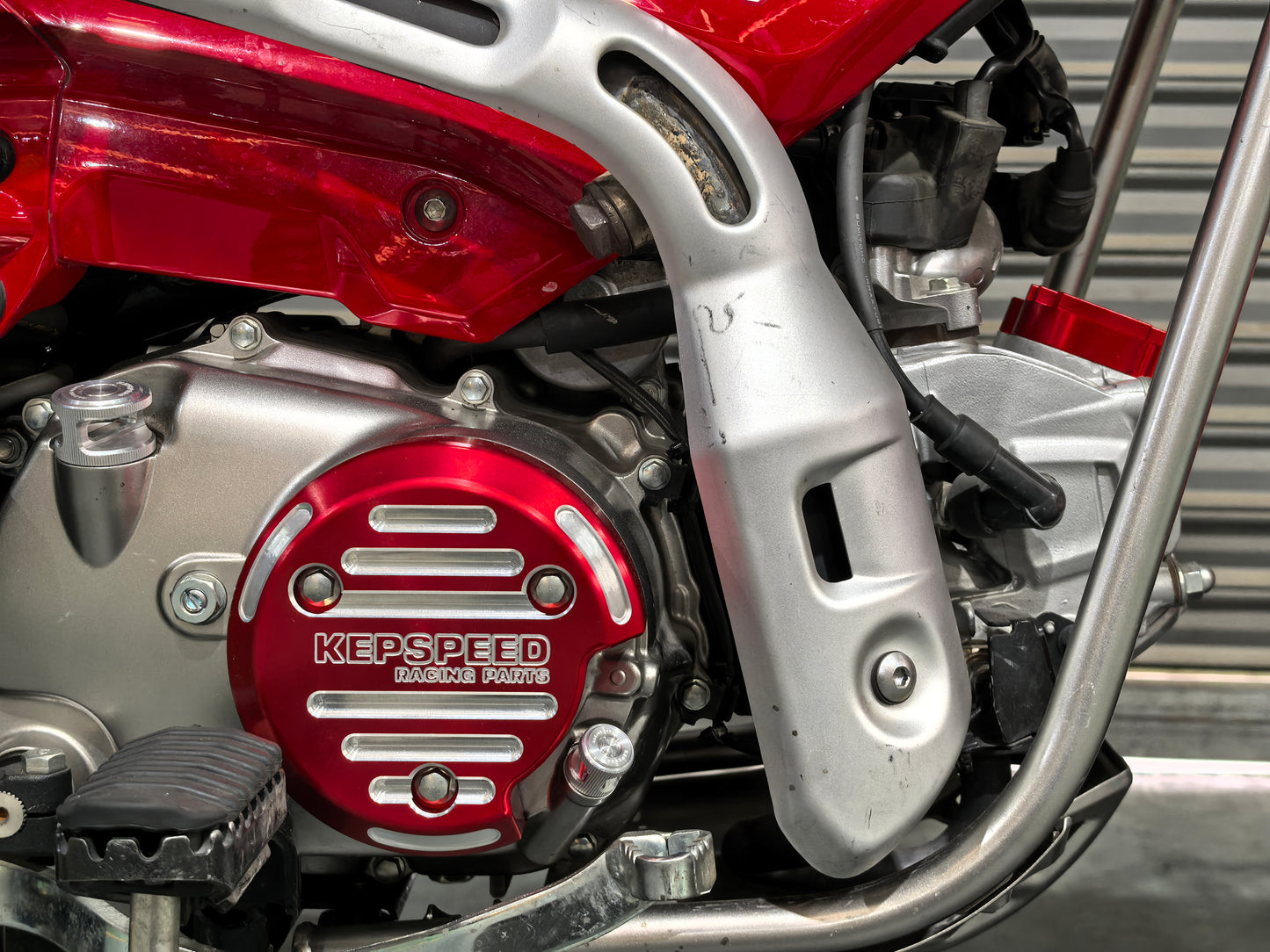 Honda Trail 125 (CT125) CNC Billet Aluminum Clutch Cover (Red)